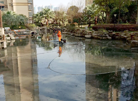 中牟景观池淤泥清理