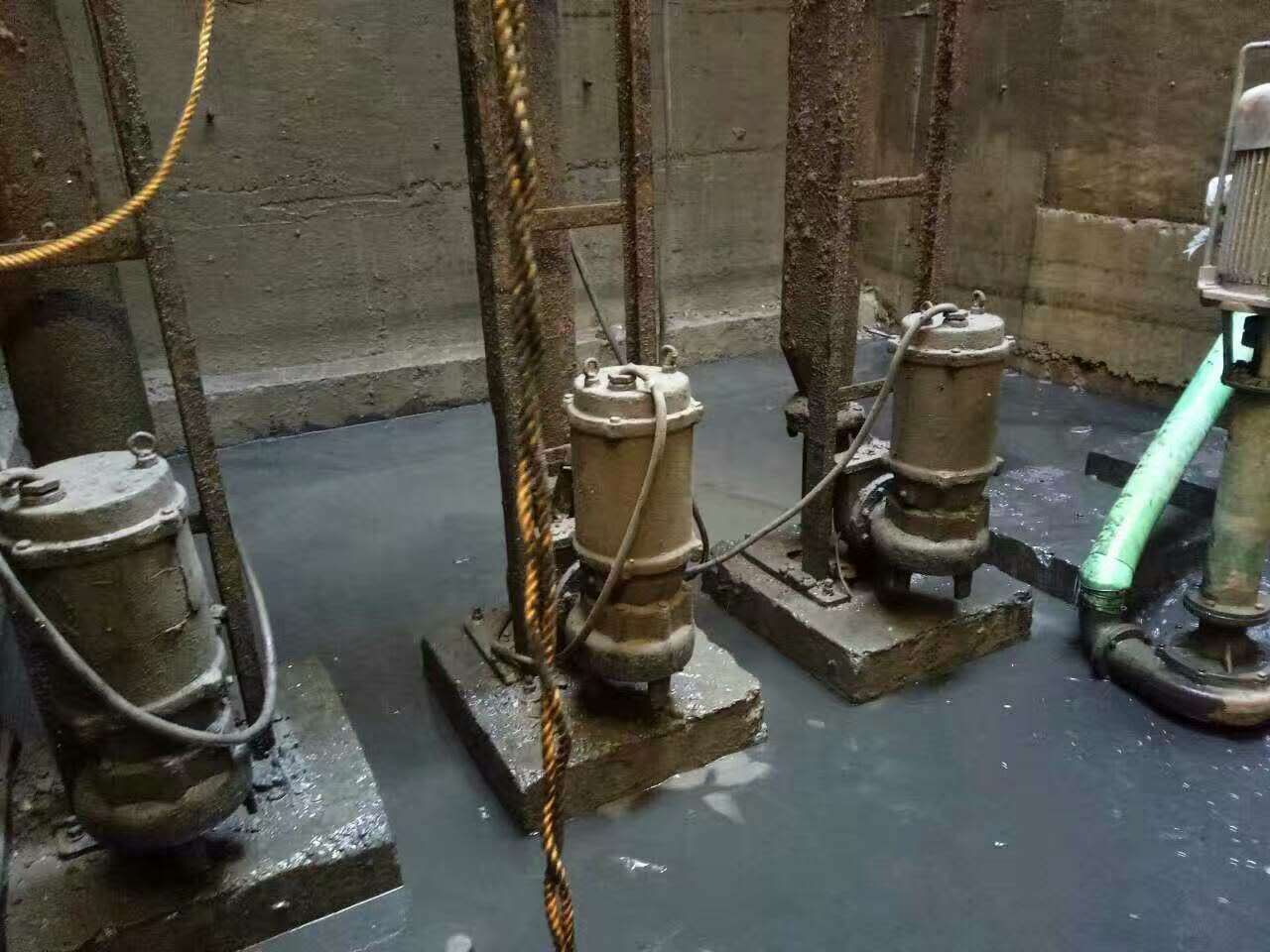 中牟污水池清理